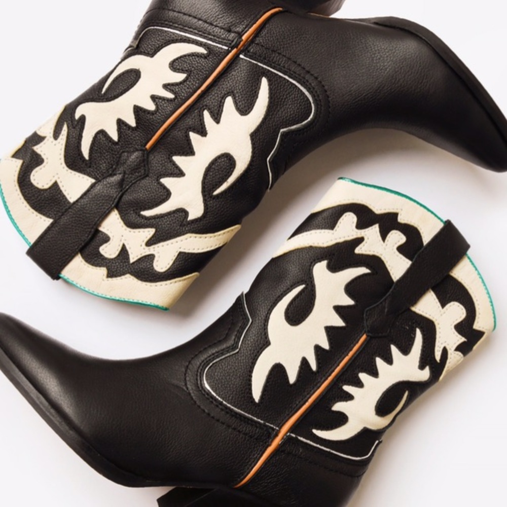 NWT✨Dolce Vita Landen Black White Metallic trim Women’s Western Boots Size 10! - Picture 14 of 16